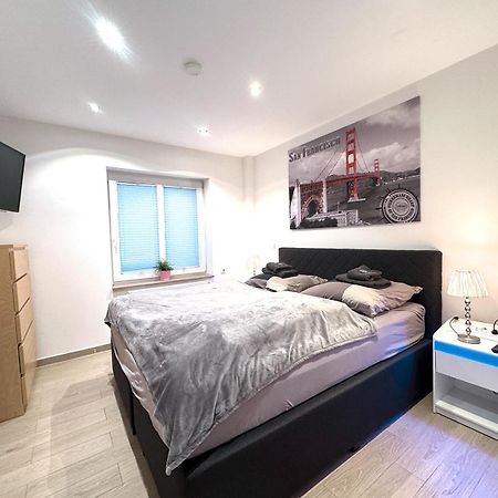Ferienwohnungen Arp "2D" Mit Terrasse Und Parkplatz Итцехо Экстерьер фото